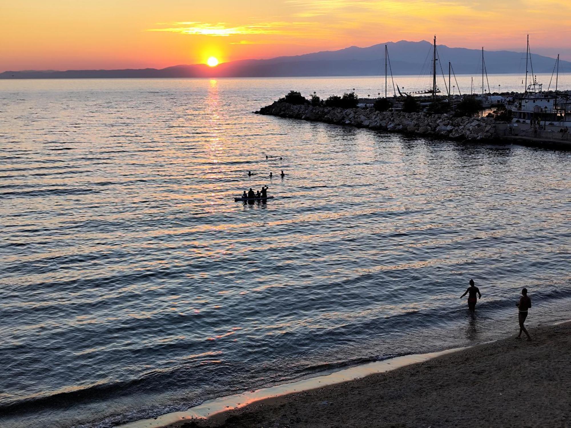 Beachfront Apartment Thassos Skala Kallirakhis Exterior photo